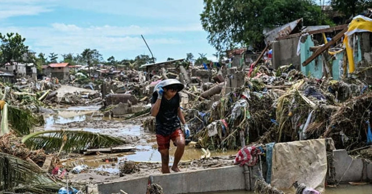 ফিলিপাইনে কালমেগি ঘূর্ণিঝড়ে মৃত্যু ১১৪ ছাড়িয়েছে! প্রেসিডেন্ট মার্কোস জারি করলেন জাতীয় দুর্যোগ
