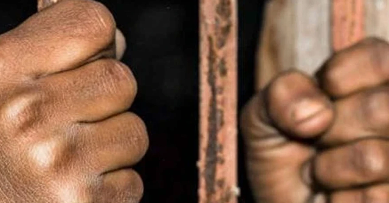 ৩০ বছর ধরে পারমাণবিক সিক্রেট বেচে কোটি কোটি কামালেন ভুয়ো ভাবা সায়েন্টিস্ট, গ্রেপ্তার!