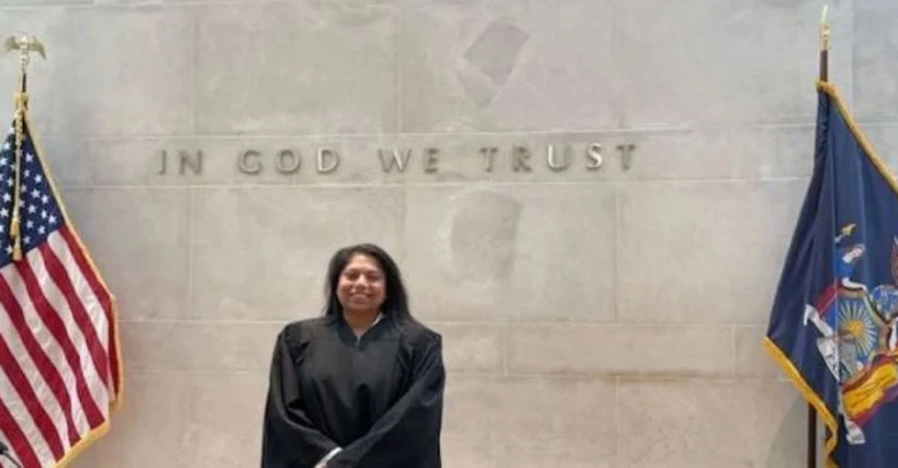 ইতিহাস গড়লেন বাংলাদেশি বংশোদ্ভূত সোমা সাইদ! যুক্তরাষ্ট্রে প্রথম মুসলিম বিচারপতি হওয়ার গল্প