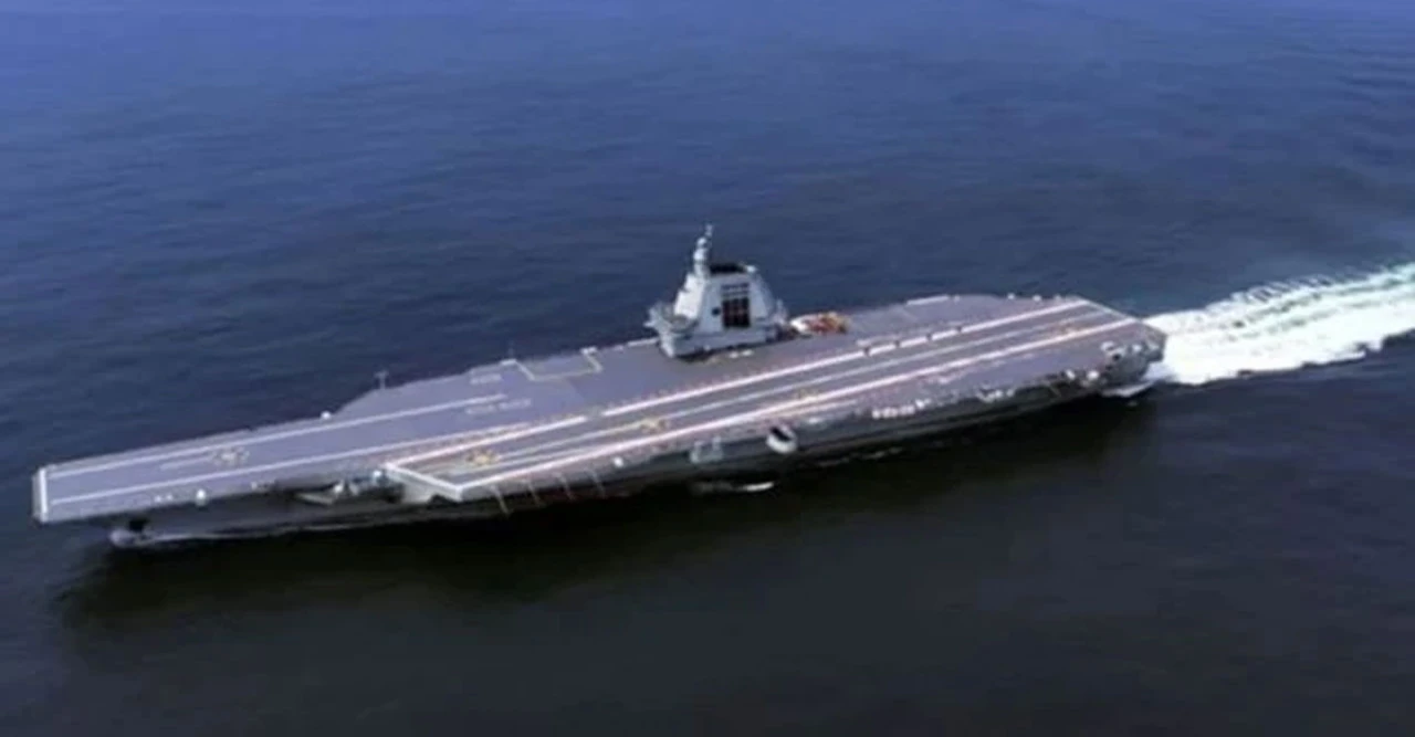 প্রেসিডেন্ট সি চিনপিংয়ের উপস্থিতিতে চীনের শক্তির নতুন প্রতীক, নৌবাহিনীতে যুক্ত হলো রণতরী ‘ফুজিয়ান’