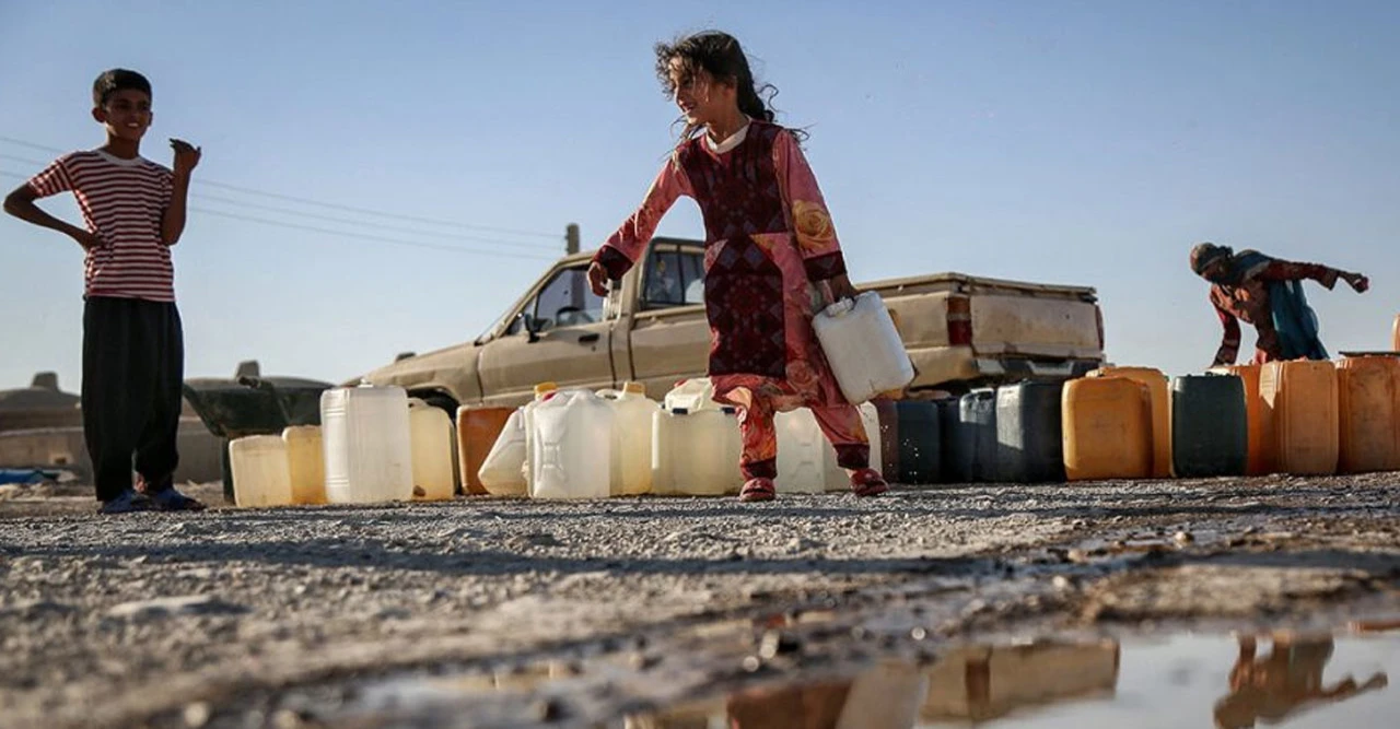 তীব্র পানি সংকটে ইরানের রাজধানী! প্রেসিডেন্টের হুঁশিয়ারি: তেহরান খালি করার সময় আসতে পারে