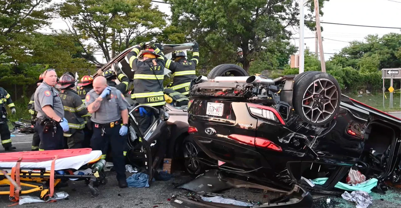 ফ্লোরিডার ইয়বর সিটিতে বেপরোয়া গাড়ি রেসিংয়ে নিহত ৪, আহত অন্তত ১১ জন