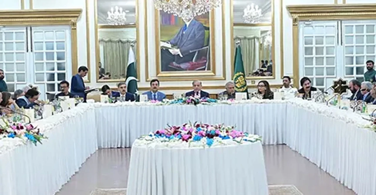 নতুন পথে পাকিস্তান! সংবিধান সংশোধনীতে জোটসঙ্গীদের সমর্থনে জাতীয় ঐক্যের প্রশংসা করলেন শেহবাজ শরীফ।