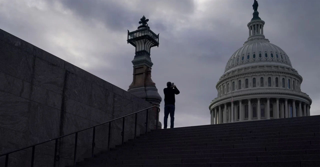 ক্তরাষ্ট্রে ৩০ জানুয়ারি পর্যন্ত সরকারি অচলাবস্থার অবসান! সিনেটে চুক্তি, ট্রাম্পের স্বাক্ষরের অপেক্ষা