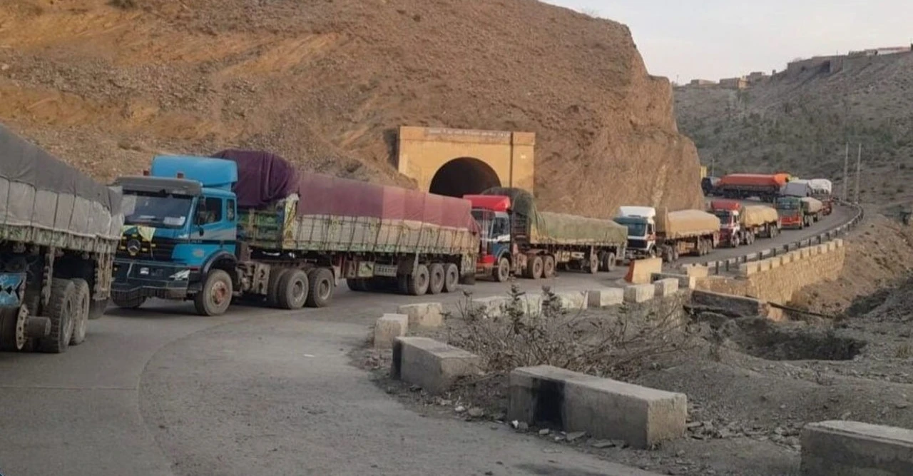 পাকিস্তান-আফগান সীমান্ত বন্ধ, কোটি ডলারের ওষুধ আটকা পড়ল উত্তেজনার মাঝে