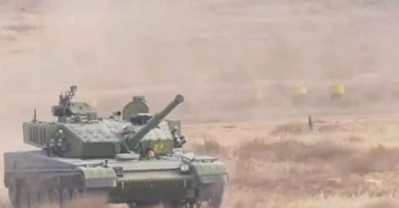 চীনের নতুন টাইপ ৯৯বি যুদ্ধ ট্যাঙ্ক, কি এবার ভারত সীমান্তে মোতায়েন হবে সন্দেহের তালিকায়