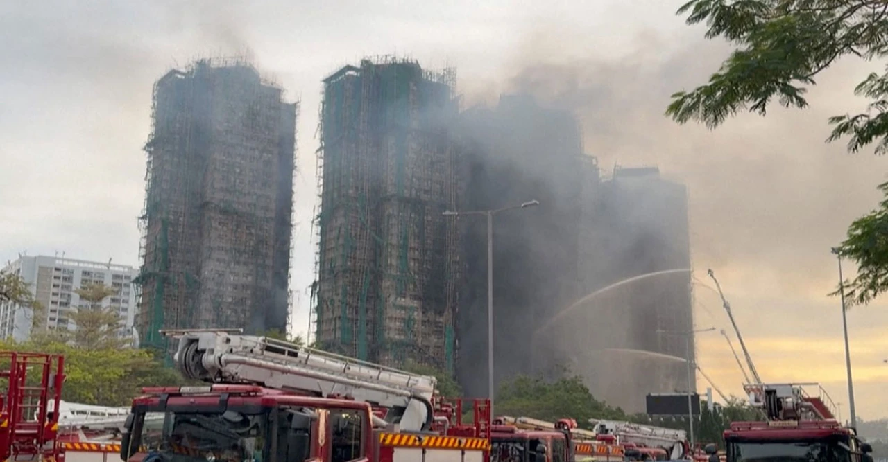 ১৫১ প্রাণহানিতে কাঁপল হংকং: ভয়াবহ আগুনের সত্য জানতে স্বাধীন তদন্ত কমিটি গঠন