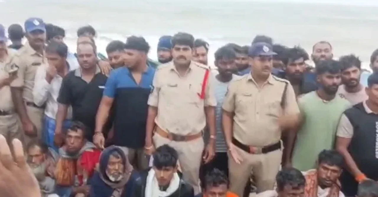 ভারতে দুটি ট্রলারসহ ২৮ বাংলাদেশি জেলে আটক, বিশাল নিরাপত্তা অভিযান চালানো হলো