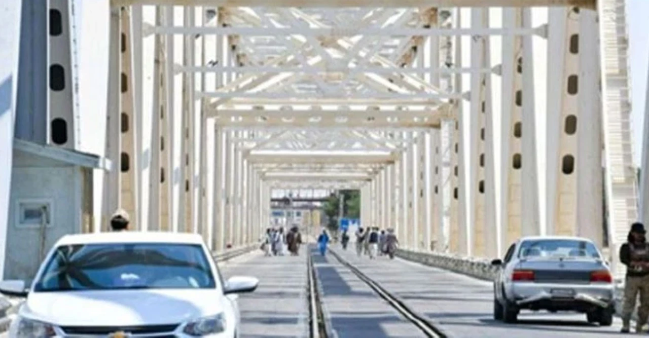 ৪ বছর পর আফগানিস্তানের সঙ্গে সীমান্ত খুলে দিল উজবেকিস্তান! বাণিজ্যে নতুন দিন