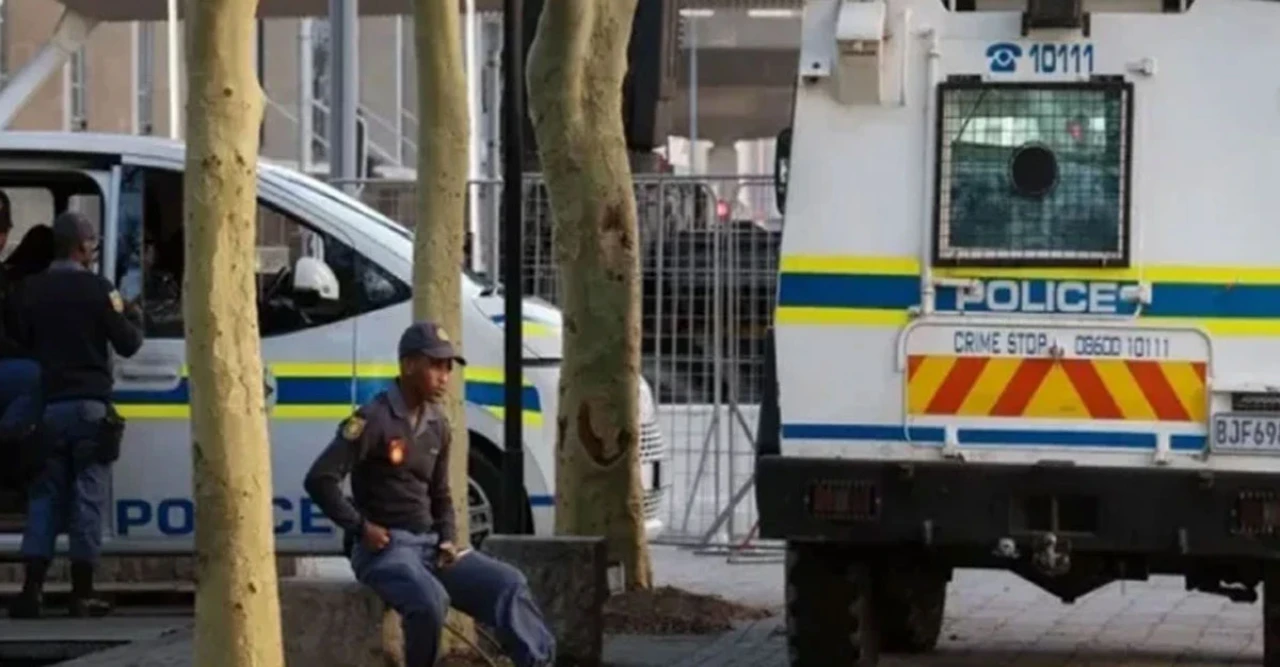 প্রিটোরিয়া হোস্টেলে বর্বর হামলা! নির্বিচারে গুলিতে তিন বছরের শিশুসহ নিহত ১০, আহত ১৪"