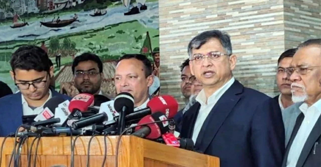 বিএনপির বড় দাবি! দেশের ভেতরে পোস্টাল ব্যালটে প্রতীকের সাথে প্রার্থীর নাম চাই, না হলে ভোটার বিভ্রান্ত হবে