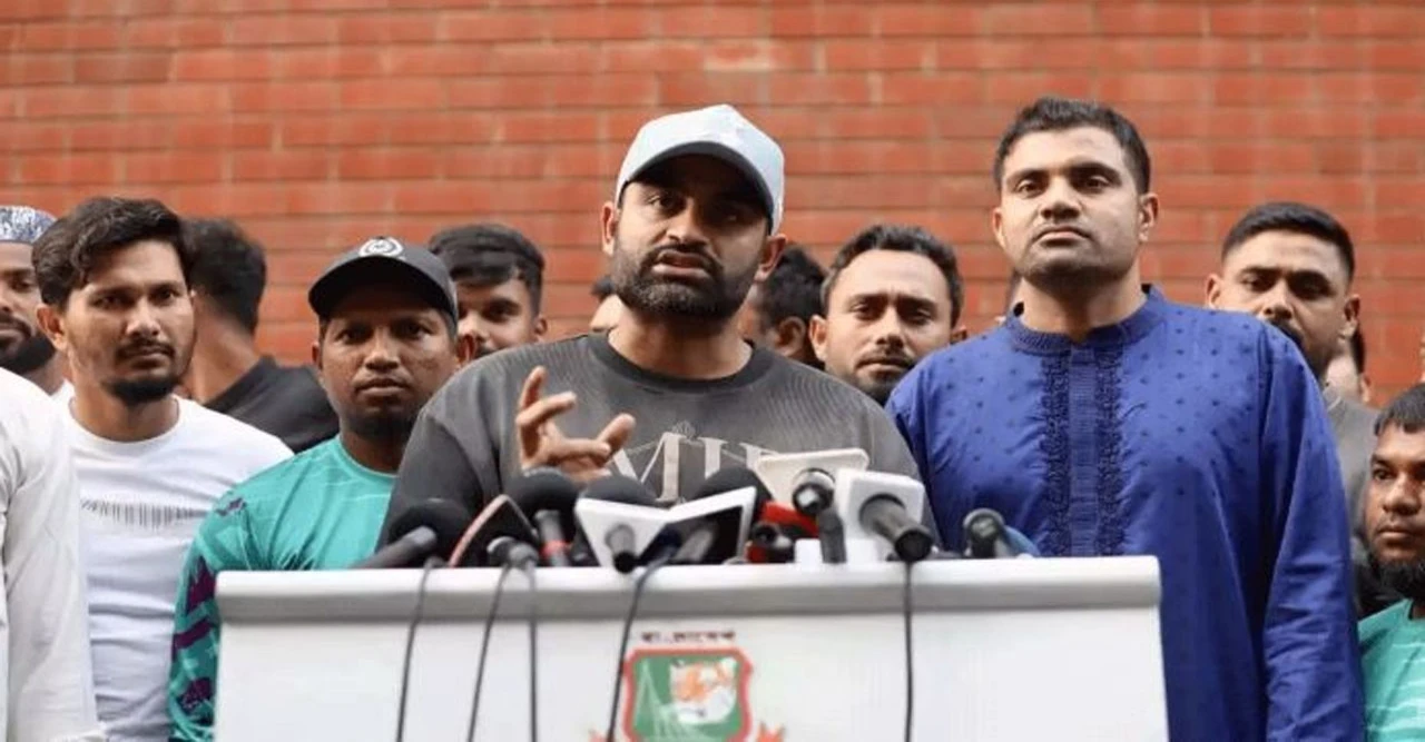 সিদ্ধান্ত বদলালে উত্তর কী দেবেন?" বিসিবির ভারত-বিরোধী অবস্থানে জবাব চাইলেন তামিম ইকবাল