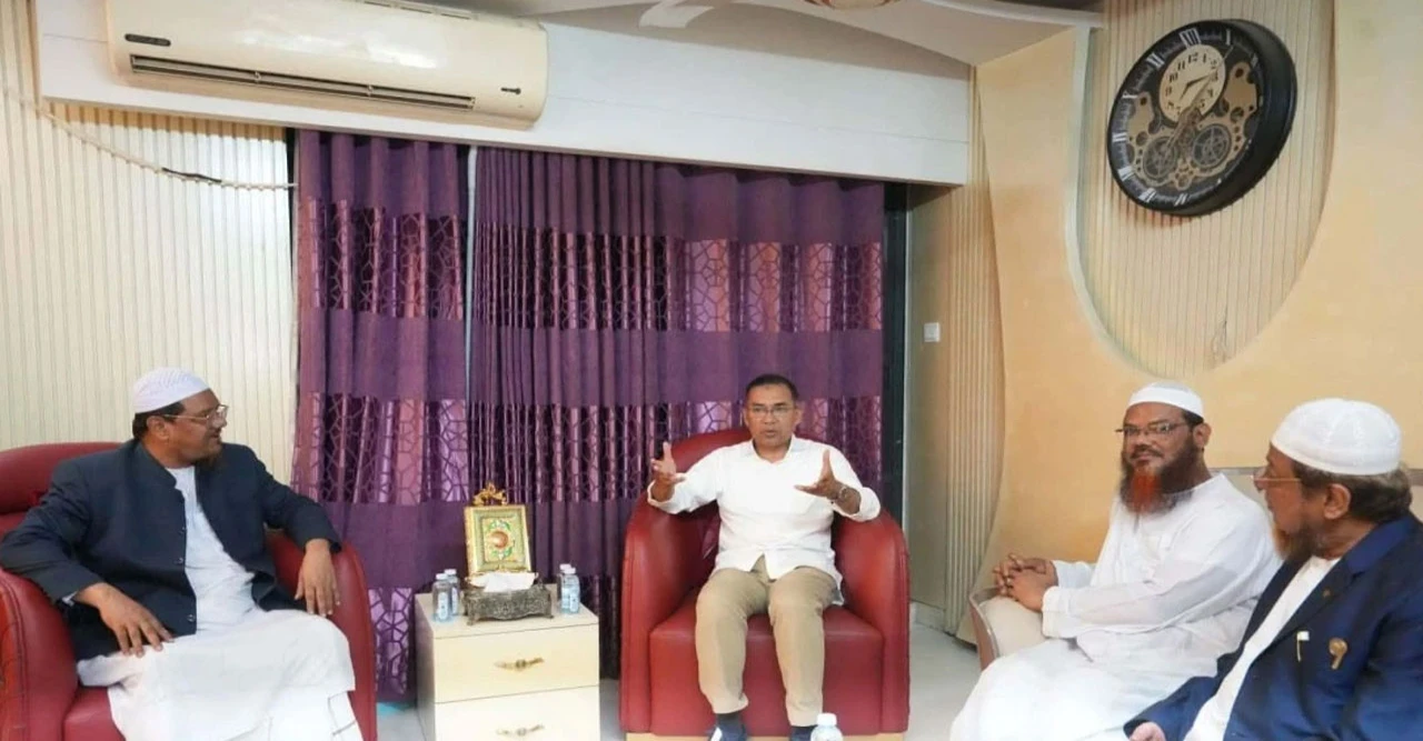 সরকার গঠনের আগে চরমোনাই পীরের বাসায় তারেক! জমল রাজনৈতিক জল্পনা-কল্পনা রাজধানীতে