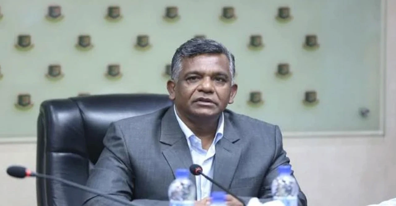 বিশ্বকাপ ব্যর্থতার পর ঝড়! পরিবারকে কারণ দেখিয়ে দেশ ছাড়লেন বিসিবি সভাপতি বুলবুল