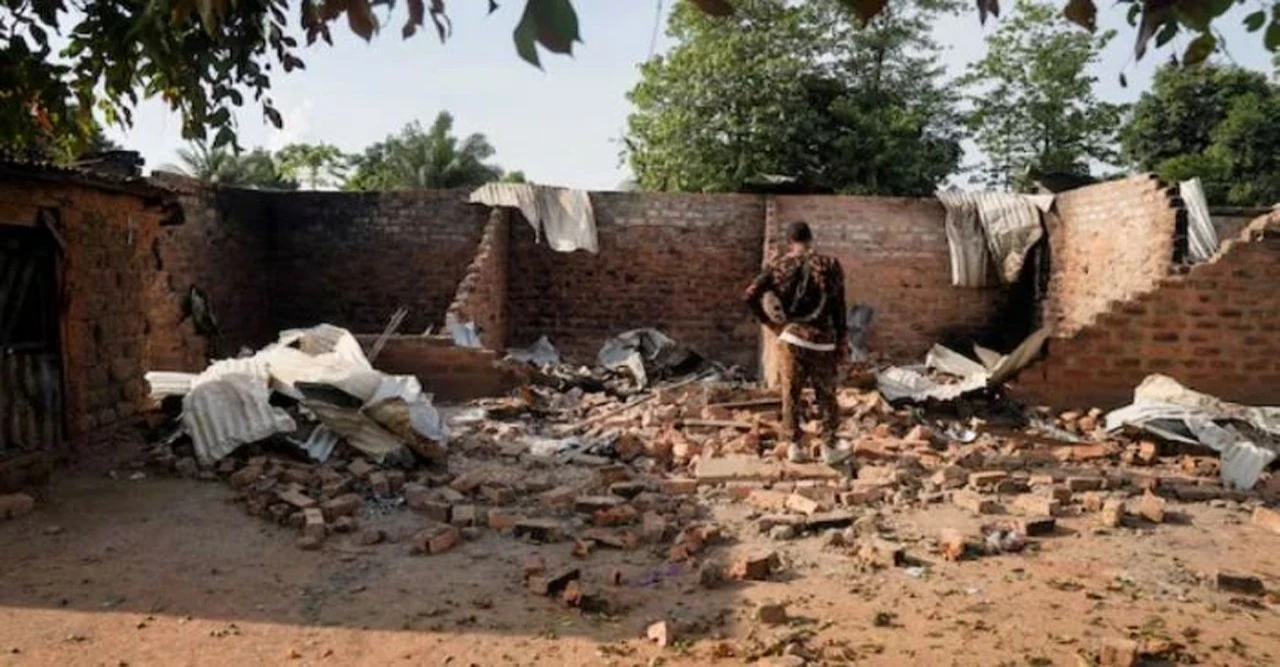 নাইজেরিয়ায় ভয়াবহ রাত: বন্দুকধারীদের হামলায় এক গ্রামেই ১৬২ জন নিহত, আগুনে পুড়ল রাজপ্রাসাদ