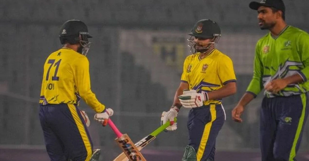 দুরন্তকে হারিয়ে অদম্য কাপের ফাইনালে দুর্বার, শিরোপা লড়াইয়ে শান্তদের দাপুটে প্রত্যাবর্তন