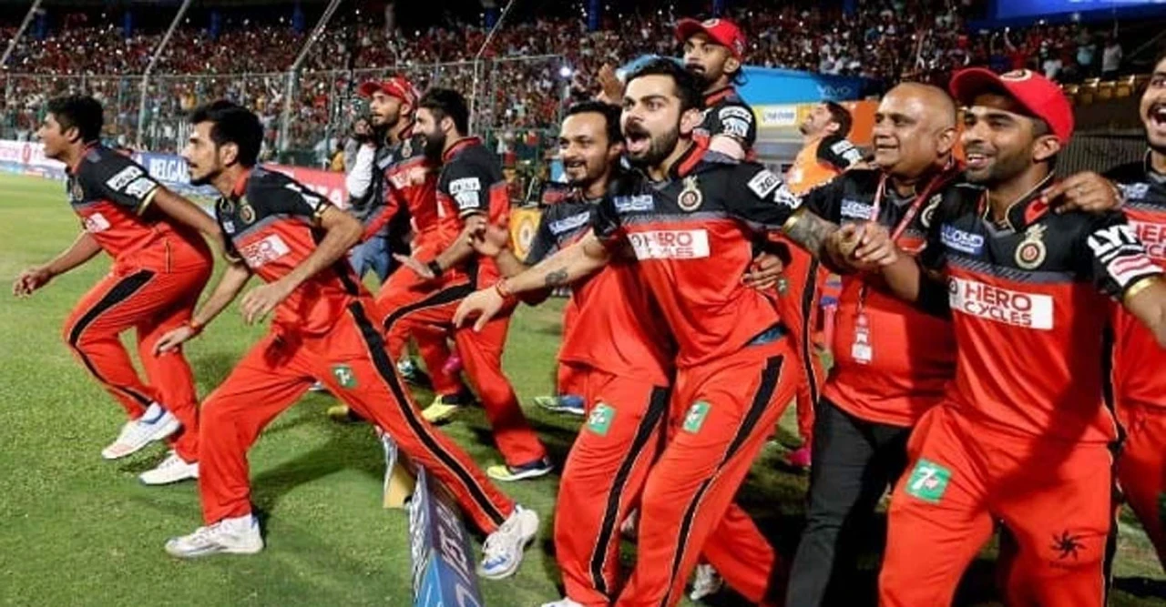 ম্যান ইউ মালিক গ্লেজারের মেগা অফার! আরসিবি কিনতে দাম বললেন ১৮ হাজার কোটি টাকা