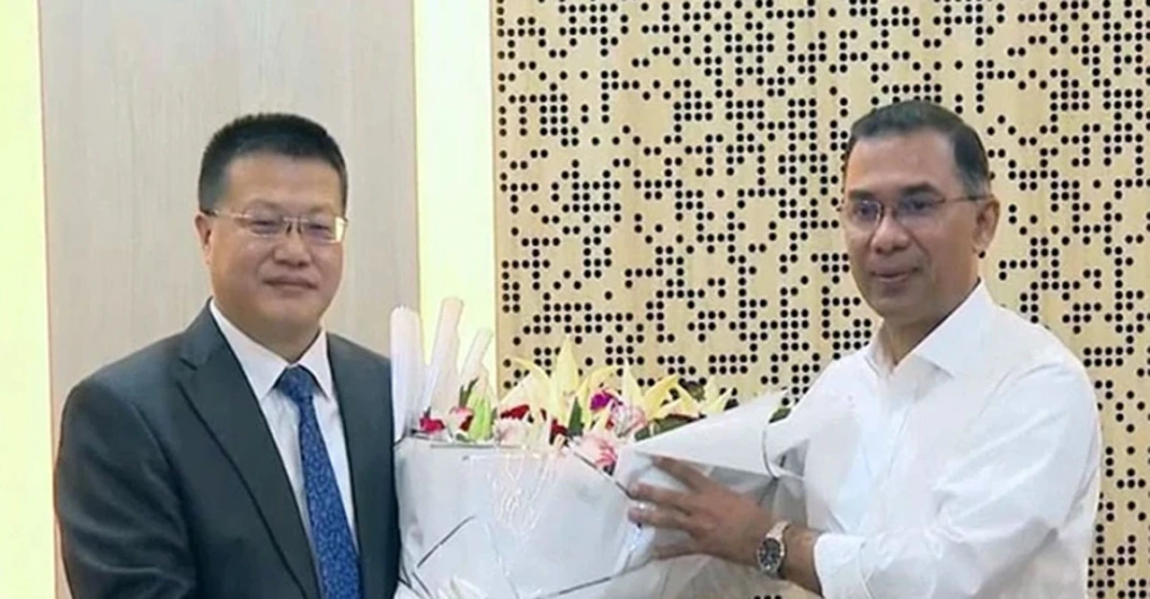 সচিবালয়ে চীনা রাষ্ট্রদূতের সাক্ষাৎ! তারেক রহমানকে শি-লি’র শুভেচ্ছা, মিলল চীন সফরের আমন্ত্রণ