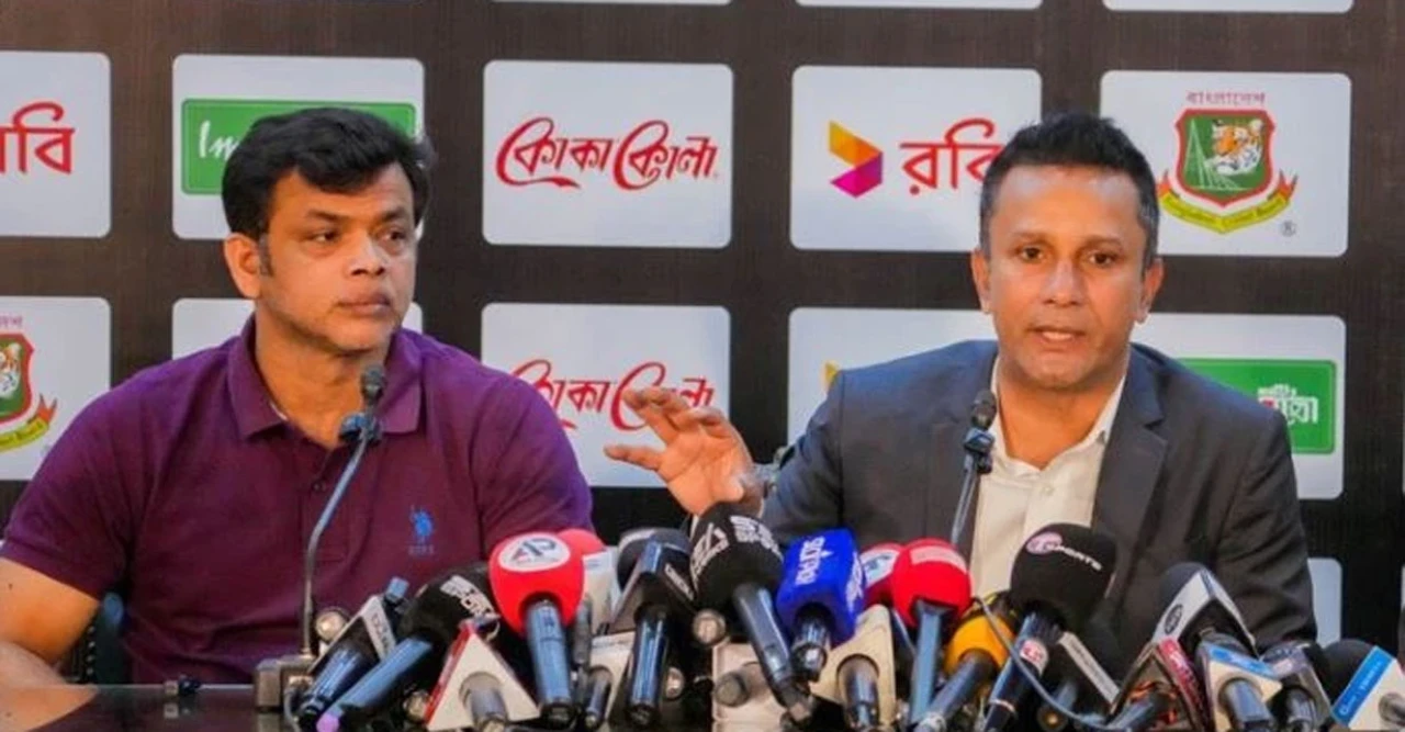 'অপ্রাসঙ্গিক প্রশ্নের প্রতিবাদে' সংবাদ সম্মেলন ছেড়ে চলে গেলেন সাবেক অধিনায়ক খালেদ মাসুদ পাইলট!