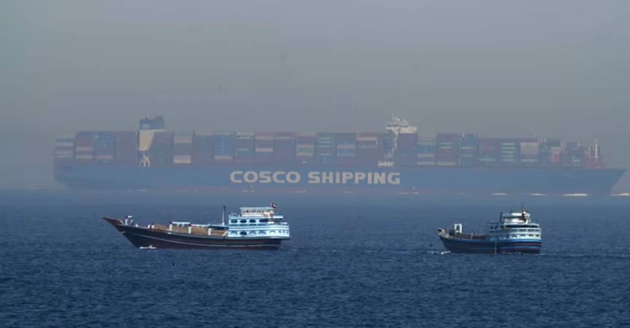 ইরান সংঘাতে আকাশছোঁয়া শিপিং খরচ, শেষ পর্যন্ত বাড়তি দাম গুনতে হবে সাধারণ মানুষকে