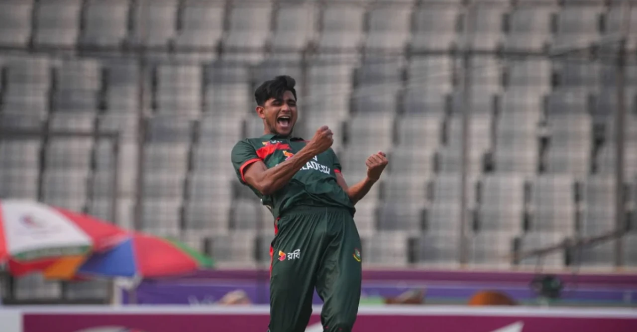 নাহিদ রানা’র অভিষেক ফাইফার, পাকিস্তানকে সর্বনিম্ন রানে অলআউট করল বাংলাদেশ উইকেটে আগুন ঝরিয়ে