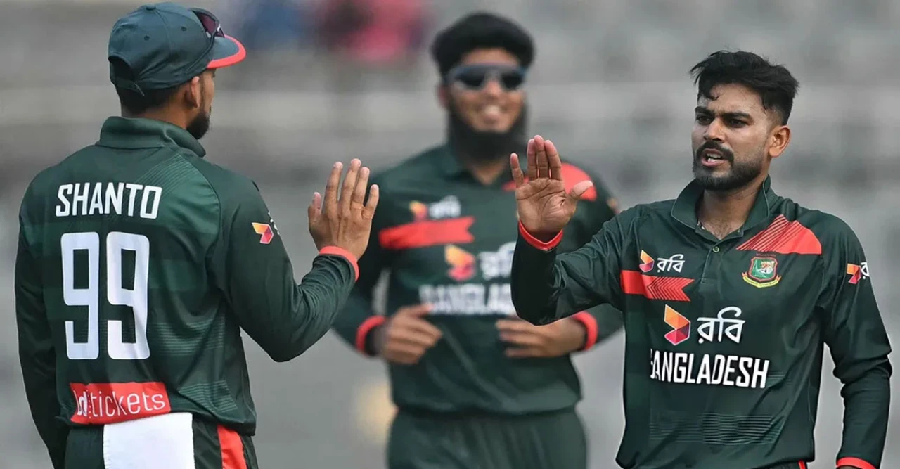 সেঞ্চুরির পথে সাদাকাত থামালেন মিরাজ, ১০৩ রানের জুটি ভেঙে ম্যাচে ফেরার ইঙ্গিত বাংলাদেশের