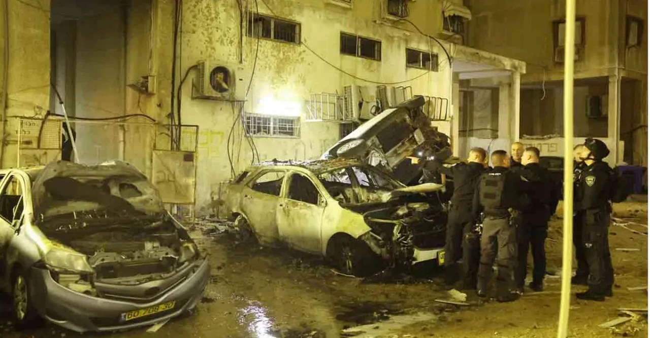 ইরানের হামলায় ইসরায়েলে রক্তাক্ত ২৪ ঘণ্টা! হাসপাতালে শতাধিক আহত, উত্তেজনা আরও বাড়ল