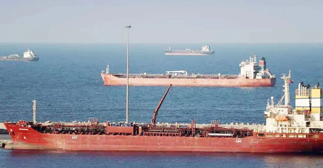 ভারতের কাছে তিন ট্যাংকার ফেরত চায় ইরান, হরমুজে নিরাপত্তার বিনিময়ে নতুন কূটনৈতিক বার্তা