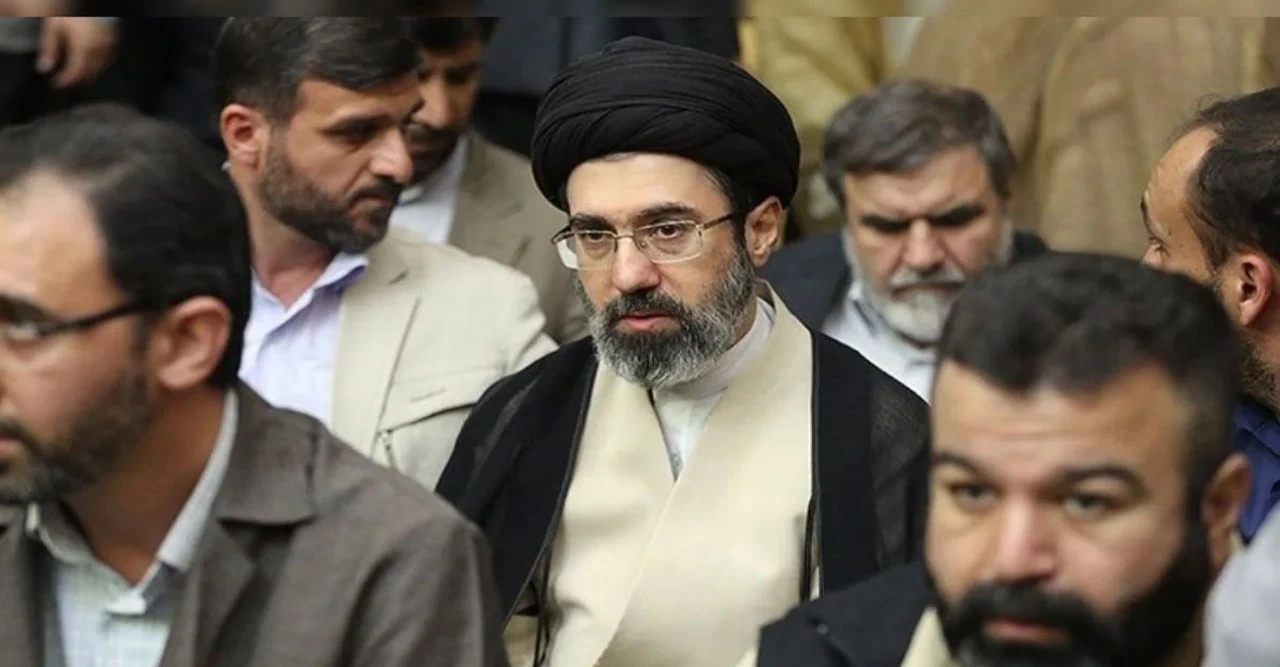 রহস্যের কফিন খুলল! কে এই মোজতবা খামেনি, যার কণ্ঠস্বর শোনেননি ৯০% ইরানি, কিন্তু তিনিই হবেন পরবর্তী সর্বোচ্চ নেতা