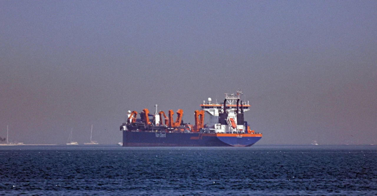 যুক্তরাষ্ট্রের নৌ তৎপরতায় চীনের কড়া প্রতিক্রিয়া, ইরানের পাশে দাঁড়িয়ে নতুন কূটনৈতিক উত্তেজনা বিশ্বজুড়ে