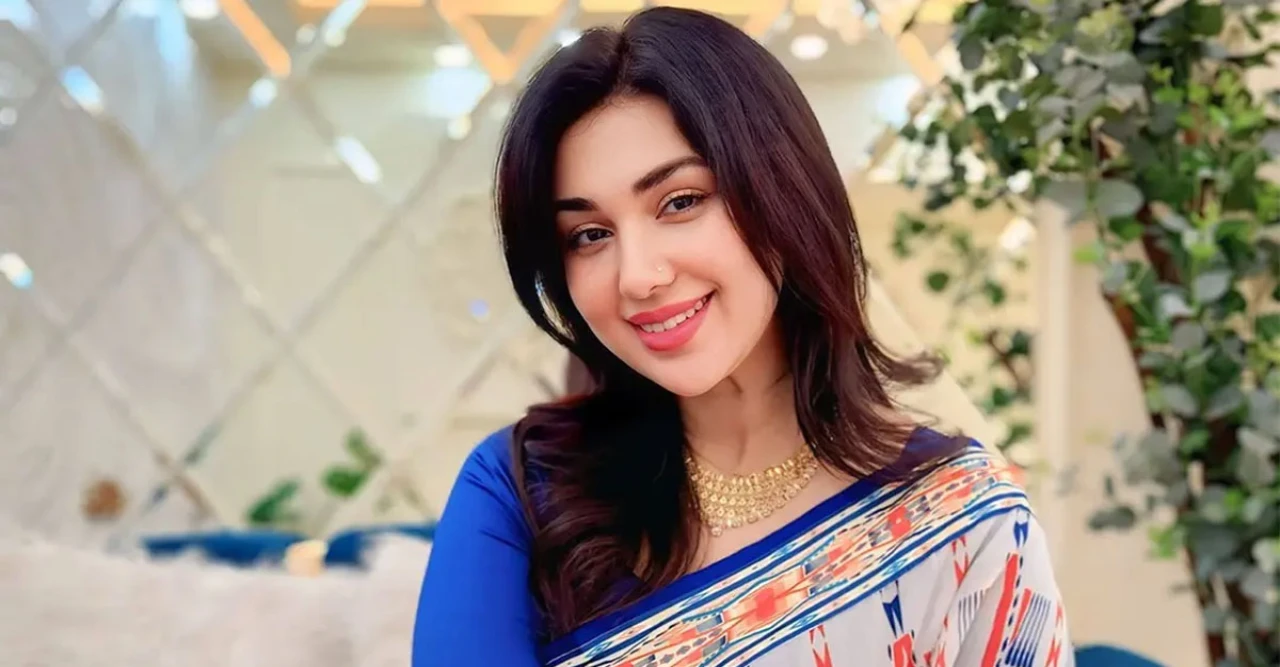 নতুন বছরে অপু বিশ্বাসের রাজকীয় লুক! শাড়িতে ছড়ালেন বৈশাখী জাদু