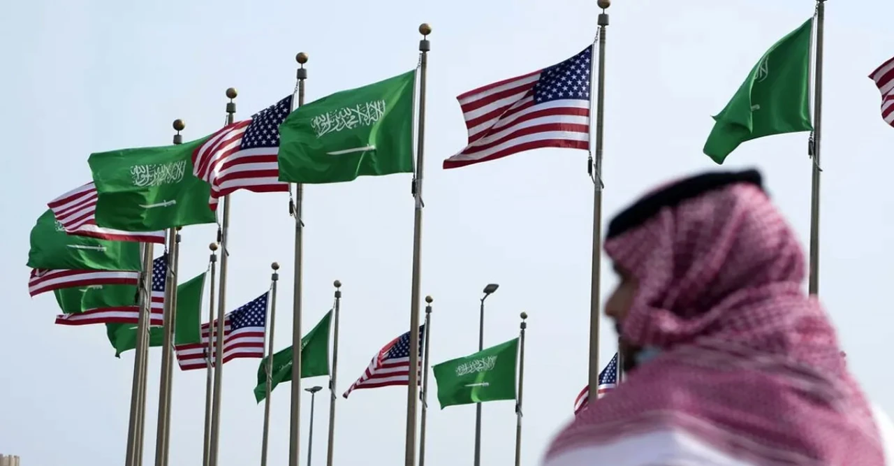 ইরানের ওপর চাপ কমাতে যুক্তরাষ্ট্রকে আহ্বান সৌদি আরবের, আলোচনায় ফেরার তাগিদ কূটনৈতিক মহলে
