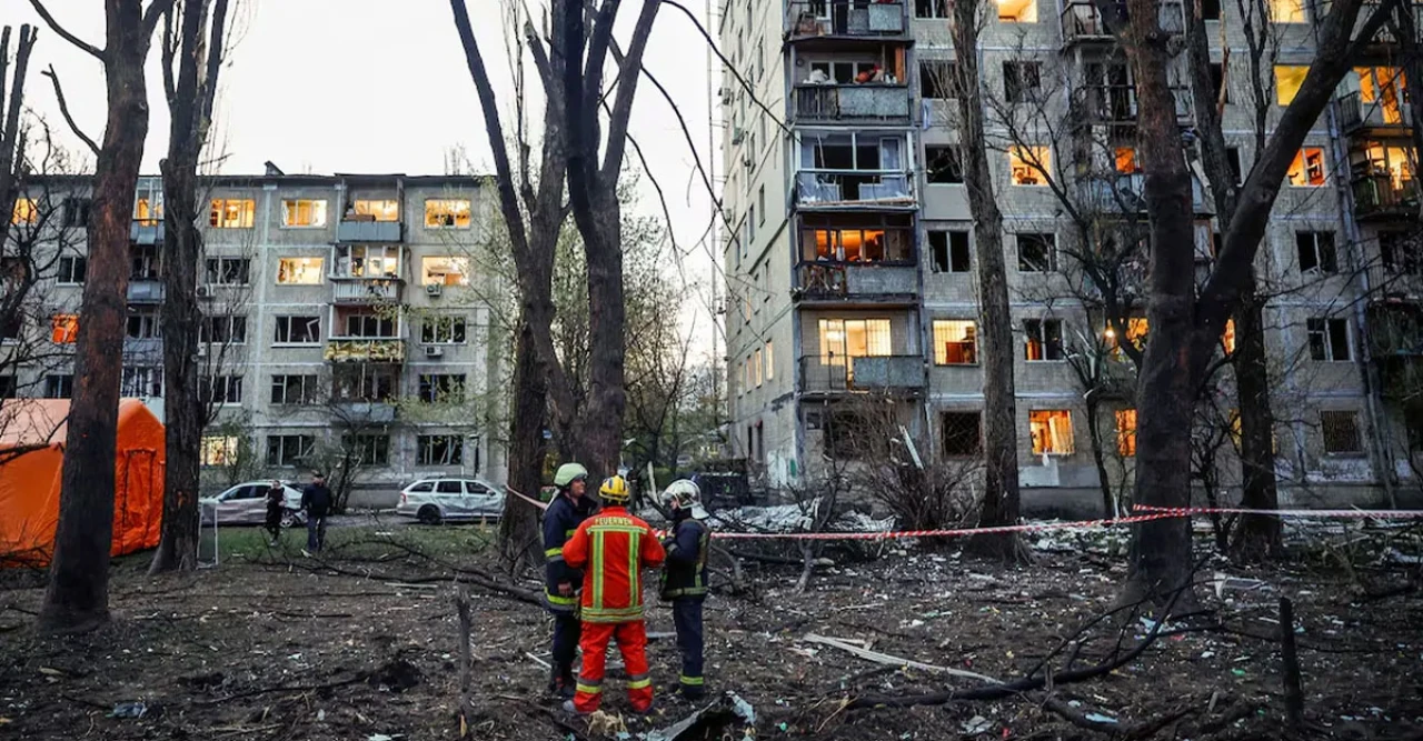 রাশিয়ার ড্রোন ও ক্ষেপণাস্ত্র হামলায় কিয়েভসহ ইউক্রেনের একাধিক শহরে ১৩ জন নিহত, ব্যাপক ক্ষয়ক্ষতি