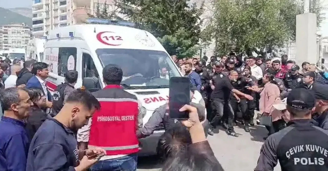 তুরস্কে দুই দিনে দুই স্কুলে বন্দুক হামলা, নিহত ৮ শিক্ষার্থী ও শিক্ষক, আতঙ্ক ছড়িয়েছে