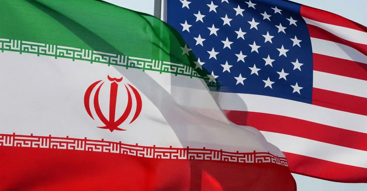 পাকিস্তানে যুক্তরাষ্ট্র-ইরান বৈঠক সোমবার, চুক্তি না হলে যুদ্ধবিরতি ভাঙার হুঁশিয়ারি ট্রাম্পের