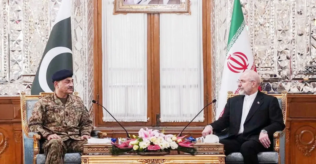 সাবধান! চূড়ান্ত চুক্তি থেকে ইরান-আমেরিকা এখনো অনেক দূরে, পড়ুন