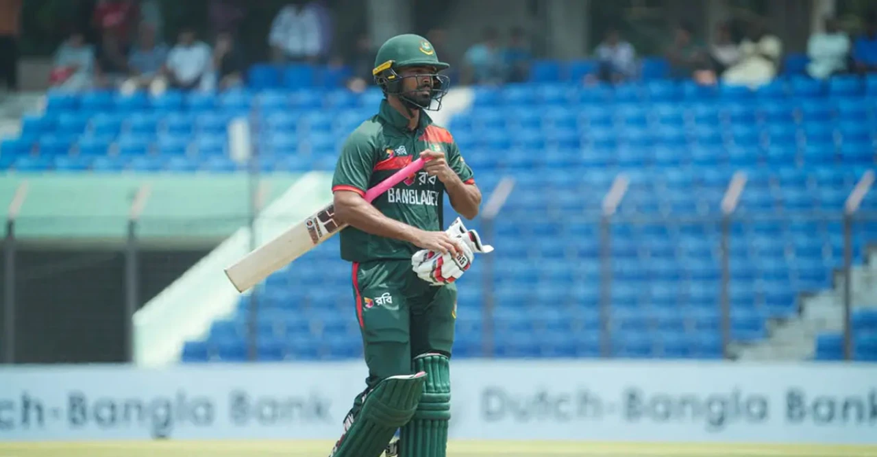 বাংলাদেশের ব্যাটিং ডুবলো! দেখুন চট্টগ্রামে কী ভয়াবহ দৃশ্য!