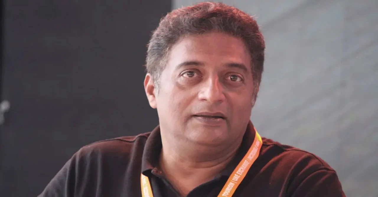 মিম শেয়ার দিয়ে বিপাকে প্রকাশ রাজ