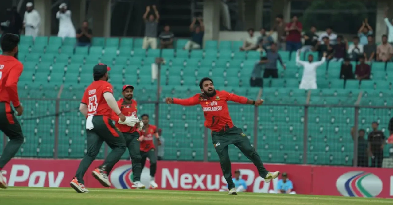 শুরুতেই ধস! পাওয়ার প্লেতে ছয় ওভারেই ৬১ রান বিলিয়ে দিল বাংলাদেশ, উইকেট মিলল মাত্র এক