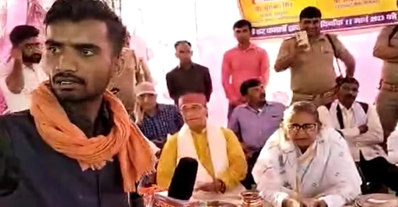 সরকারের কাজ নিয়ে মন্ত্রীকে প্রশ্ন করতেই গ্রেপ্তার সাংবাদিক, যোগীরাজ্যে তুঙ্গে বিতর্ক