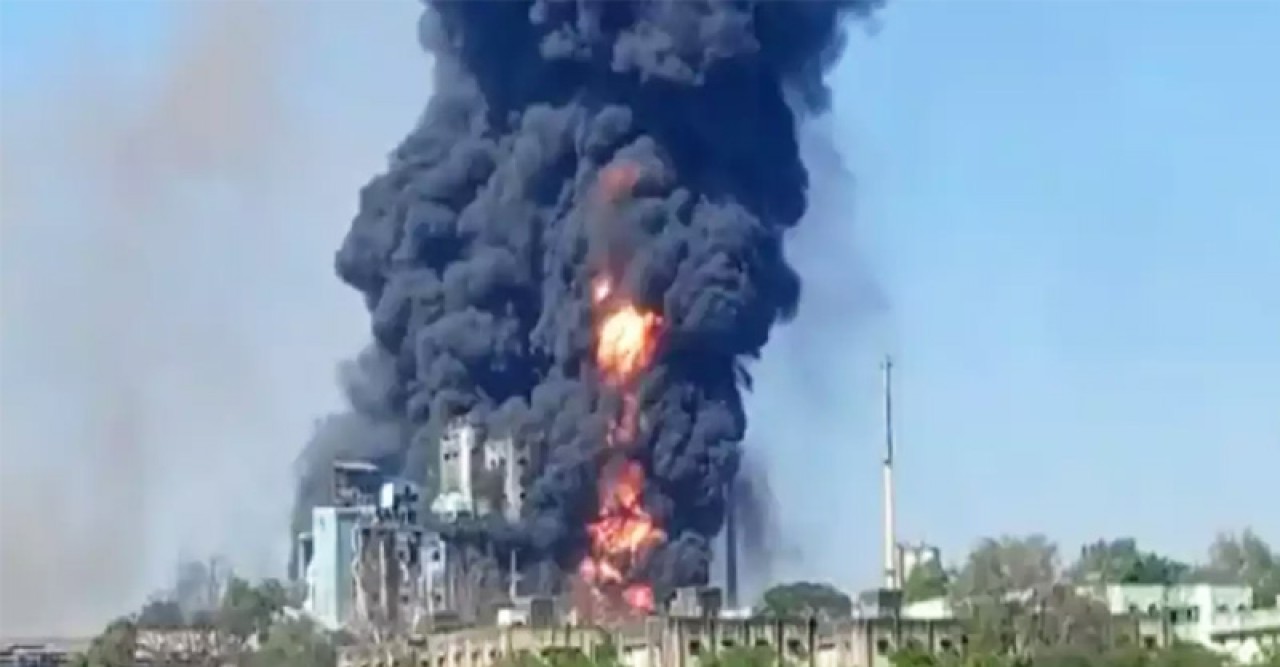 মহারাষ্ট্রে জিন্দলদের কারখানায় ভয়াবহ আগুন, মহিলা শ্রমিকের দেহ উদ্ধার, জখম কমপক্ষে ১৪