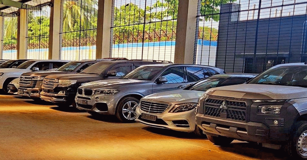 সাবেক মন্ত্রী-এমপিদের বিলাসবহুল গাড়ি নিলামে, ক্রেতা নেই!