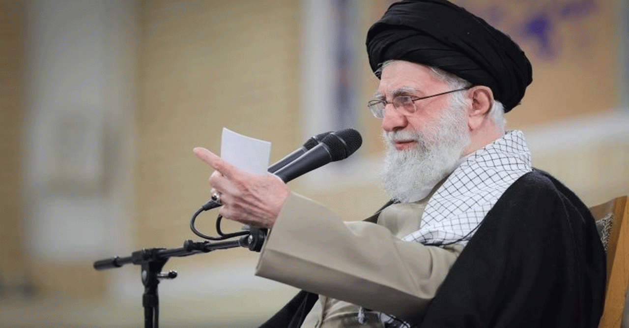 ইরানকে আক্রমণ করলে কঠোর জবাব, আমেরিকার ভণ্ডামি ফাঁস করলেন খামেনেয়ী!