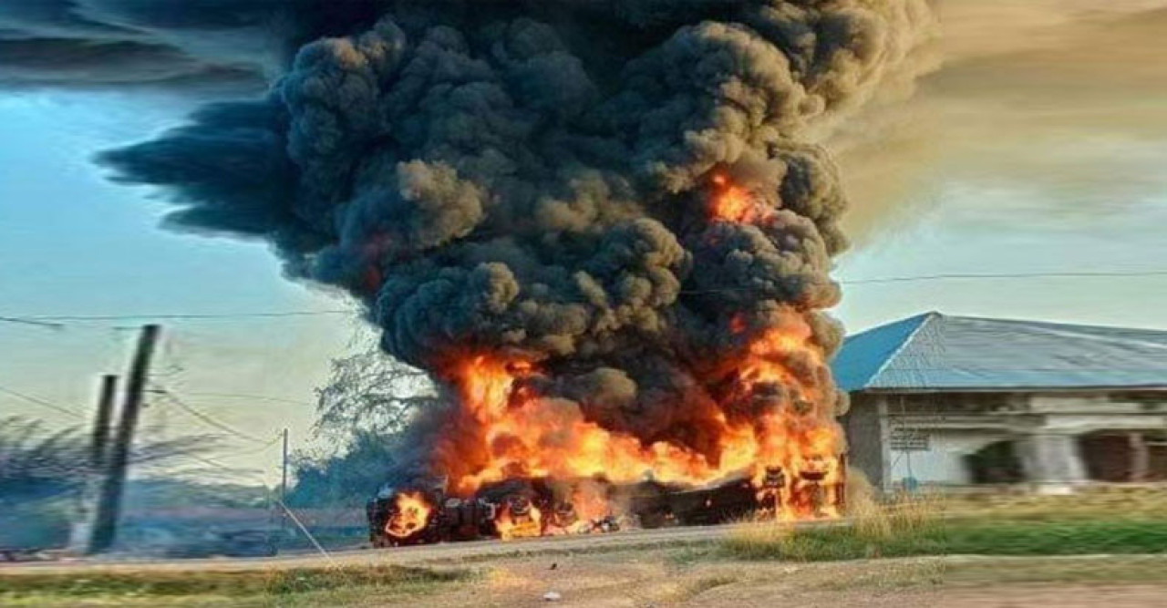 লাইবেরিয়ায় জ্বালানি ট্যাংকারে বিস্ফোরণ, নিহত ৪০