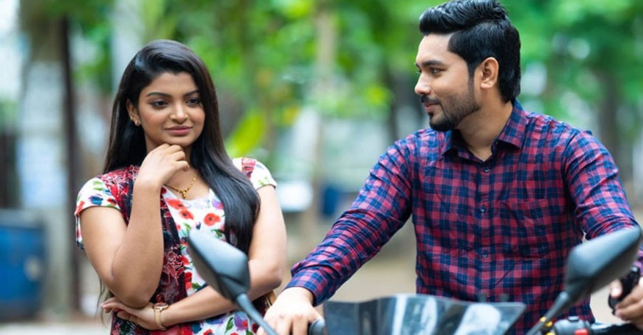 ঈদে ‘গার্লফ্রেন্ড আবশ্যক’