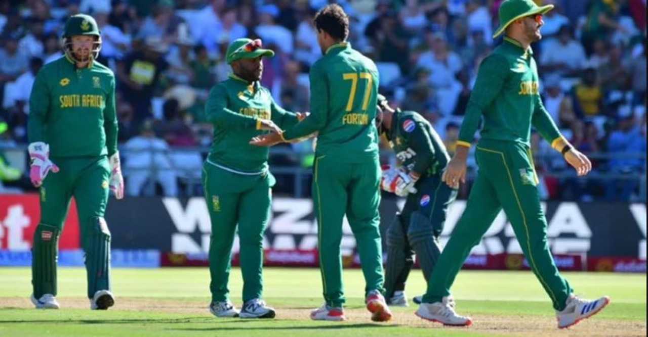 চ্যাম্পিয়নস ট্রফি খেলতে দক্ষিণ আফ্রিকার ১৫ সদস্যের দল ঘোষণা চ্যাম্পিয়নস ট্রফি খেলতে দক্ষিণ আফ্রিকার ১৫ সদস্যের দল ঘোষণা