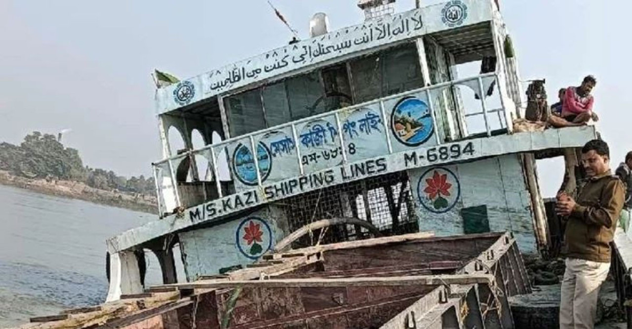 ভারতে নদীতে ডুবল বাংলাদেশি জাহাজ