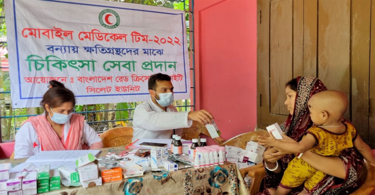 বন্যাদুর্গতদের পাশে গ্রামীণফোন ও বাংলাদেশ রেড ক্রিসেন্ট সোসাইটি