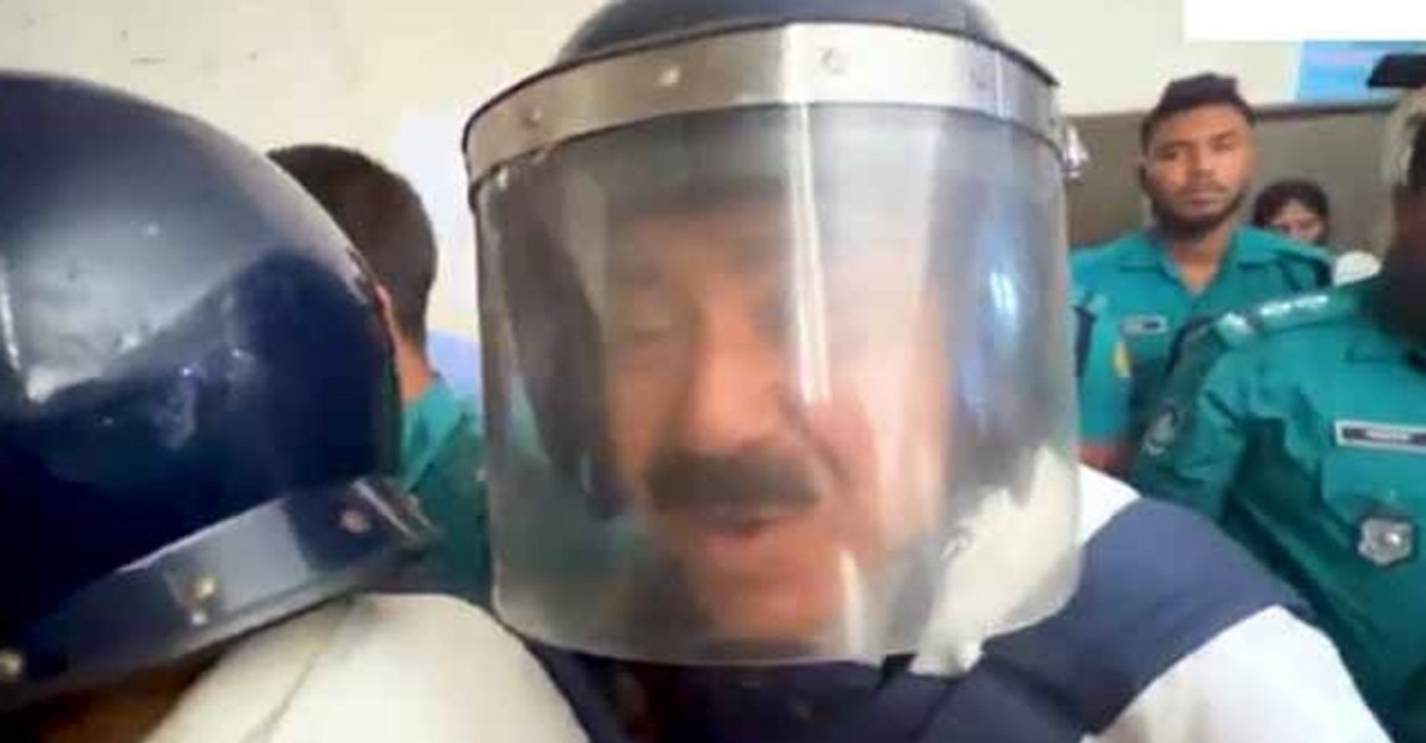 সরকারকে ইঙ্গিত করে পাকিস্তান প্রেম ছাড়তে বললেন শাহজাহান