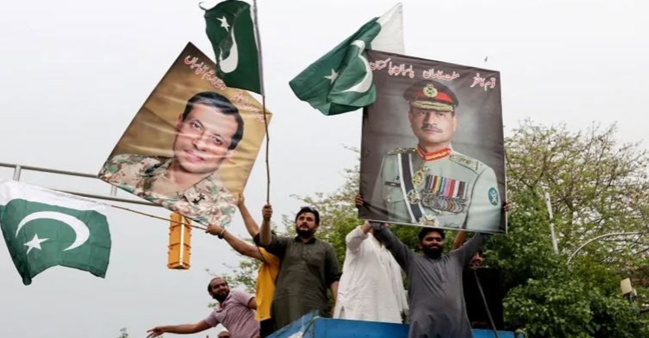 ভারত-পাকিস্তান সংঘাতে পাকিস্তান সেনাবাহিনীর জনপ্রিয়তা বেড়েছে